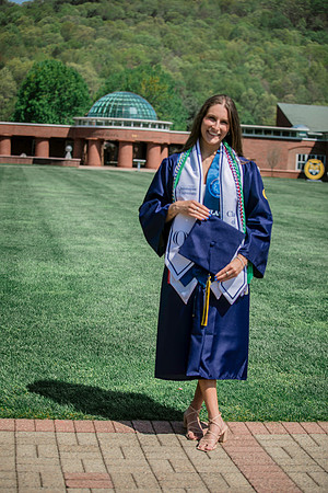 2025quinnipiacgrads-343