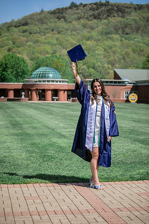 2025quinnipiacgrads-315