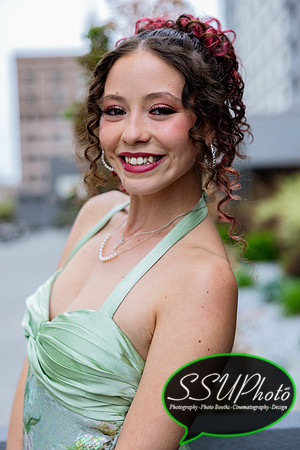 Amelyasenior2026prom-21