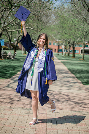 2025quinnipiacgrads-301