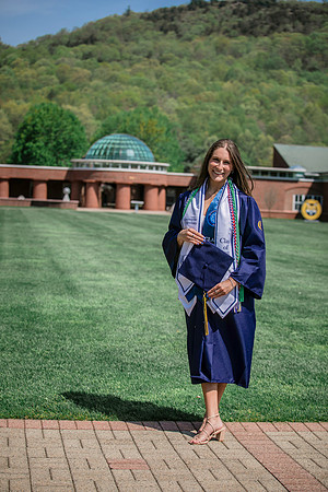2025quinnipiacgrads-345