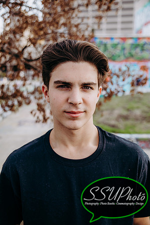colinsenior21-304-304