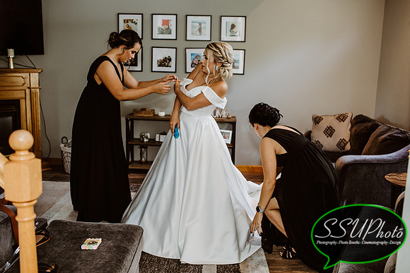 GettingReady-367