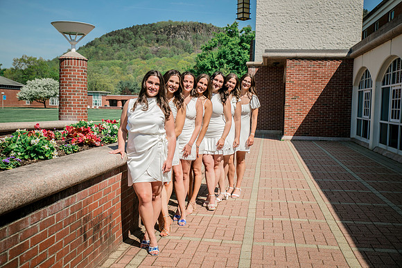2025quinnipiacgrads-143