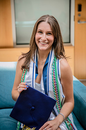 2025quinnipiacgrads-460