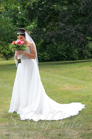 0261GettingReadyWedding