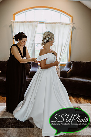 GettingReady-329