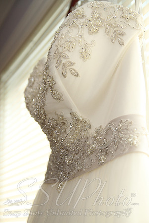 0028GettingReadyWedding