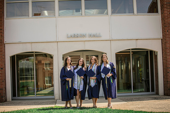 2025quinnipiacgrads-425