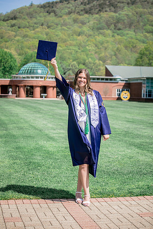 2025quinnipiacgrads-285
