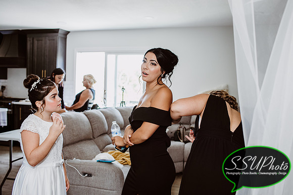 GettingReady-340