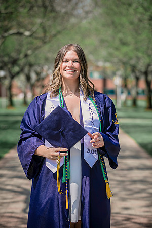 2025quinnipiacgrads-303