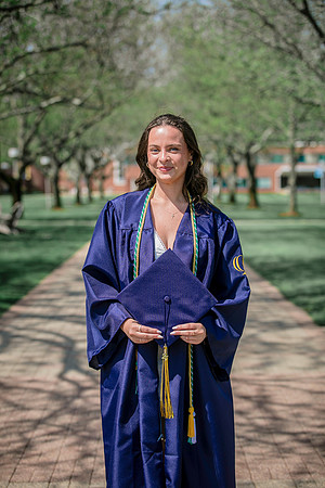 2025quinnipiacgrads-395