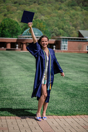 2025quinnipiacgrads-390