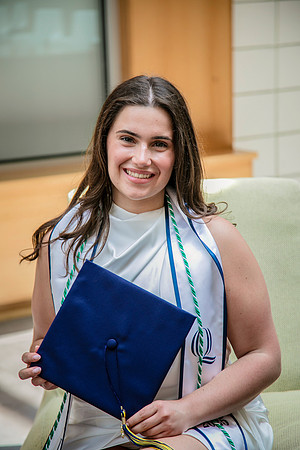 2025quinnipiacgrads-459