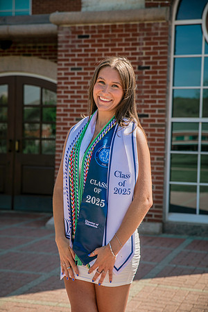 2025quinnipiacgrads-88