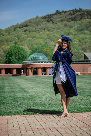 2025quinnipiacgrads-350