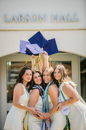 2025quinnipiacgrads-443