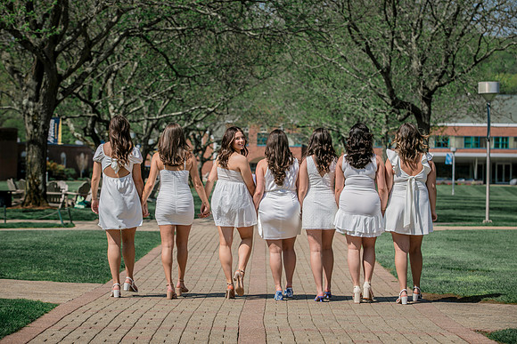 2025quinnipiacgrads-175
