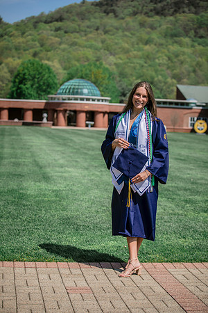 2025quinnipiacgrads-344