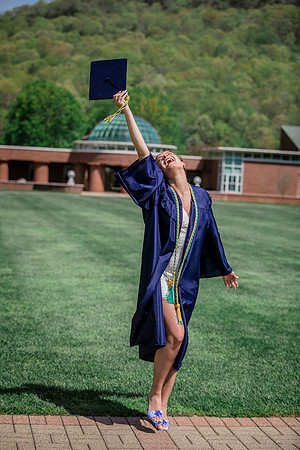 2025quinnipiacgrads-388