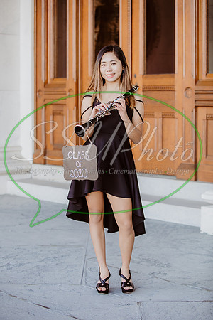 Seniors2020430
