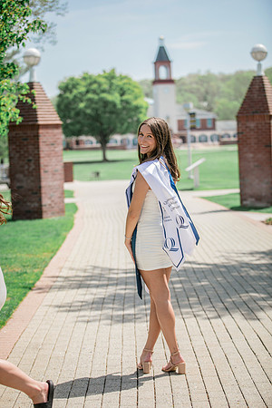 2025quinnipiacgrads-575
