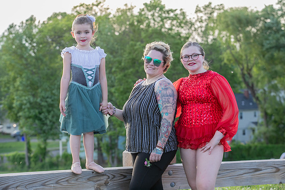 sisters202000393