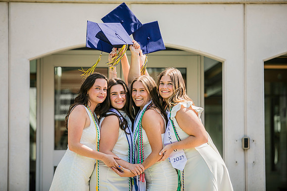 2025quinnipiacgrads-445