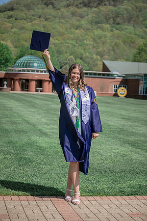 2025quinnipiacgrads-286