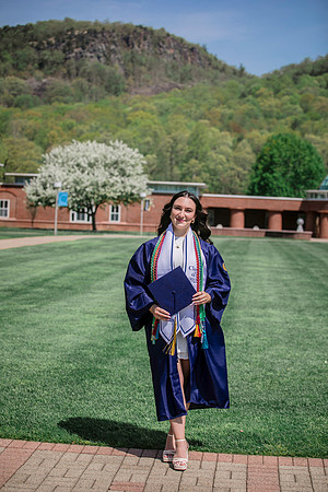 2025quinnipiacgrads-330