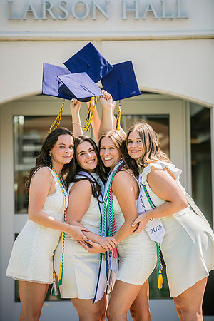 2025quinnipiacgrads-442