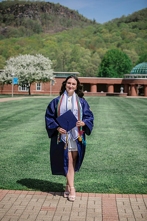 2025quinnipiacgrads-331
