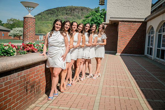 2025quinnipiacgrads-144