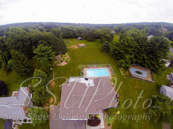 Louparentshouseaerial00030