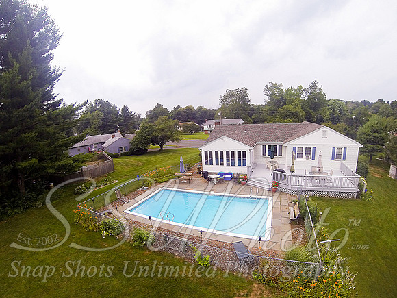 Louparentshouseaerial00054