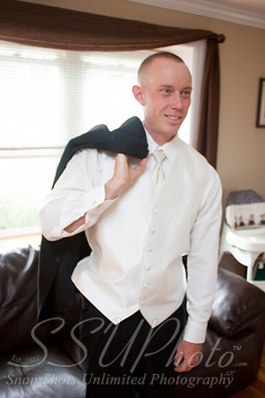 0035GettingReadyWedding