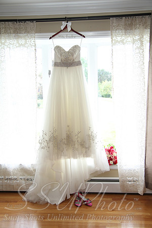 0054GettingReadyWedding