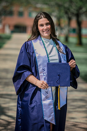 2025quinnipiacgrads-320