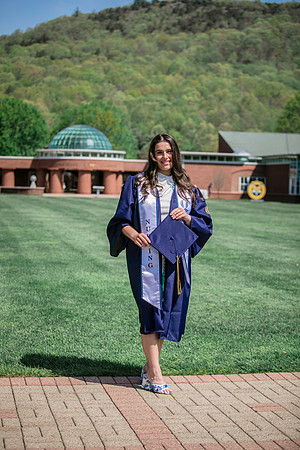 2025quinnipiacgrads-312