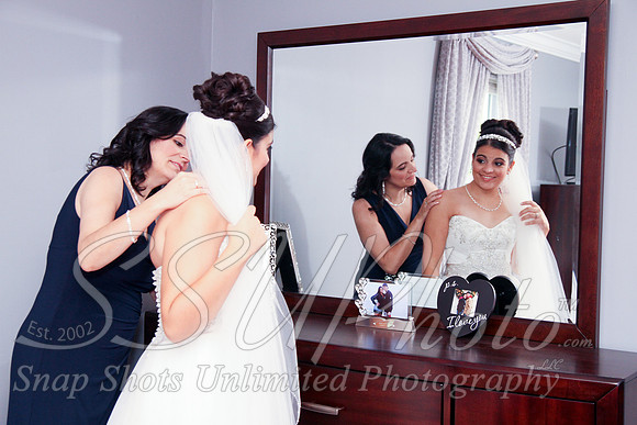 0233GettingReadyWedding