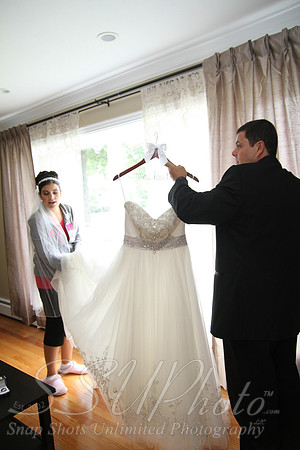 0044GettingReadyWedding