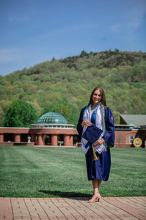 2025quinnipiacgrads-347