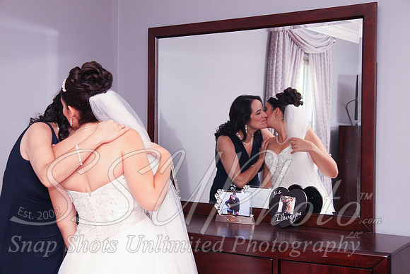 0236GettingReadyWedding